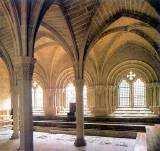 Es característico del Gótico Flamígero en Inglaterra y del Gótico Isabelino en España, durante el siglo XV, como por ejemplo en la Portada de la iglesia de San Pablo de Valladolid, de Simón de