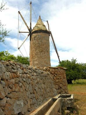 7) Palo guía En el caso de los molinos de torre estrecha con las piedras situadas en la parte