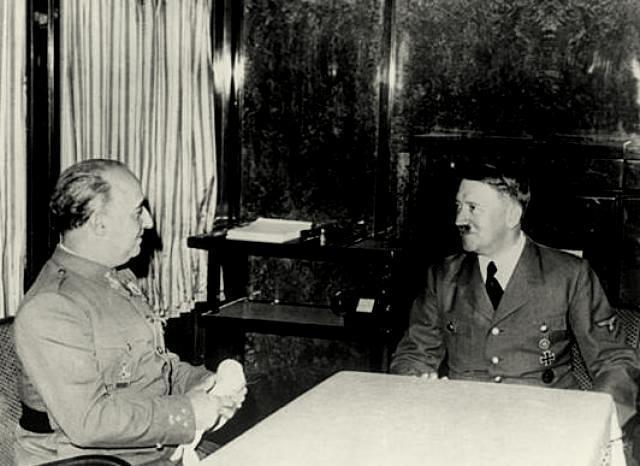 En octubre de 1943, ante la previsible derrota alemana, volvió a la neutralidad. Retiró la División Azul y trató de mejorar sus relaciones con los países aliados.