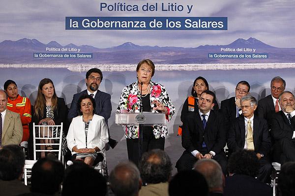 LITIO Y GOBERNANZA DE LOS SALARES 1. Creación de un Comité CORFO para la minería no metálica y gobernanza de salares. 2.