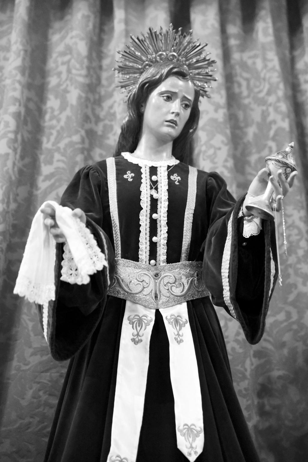 Restauración y conservación de la imagen de María Magdalena de la parroquia de San Pedro Apóstol. María Magdalena, es una imagen de vestir de medidas 163cm de altura.