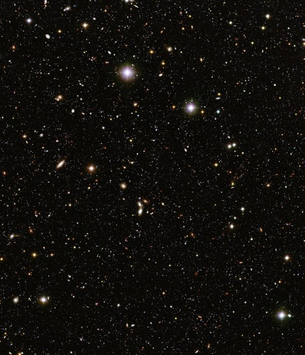 Los primeros objetos en el Universo Al explorar los objetos más distantes, el E-ELT proporcionará pistas para comprender la formación de los primeros de ellos: las primeras estrellas, galaxias y