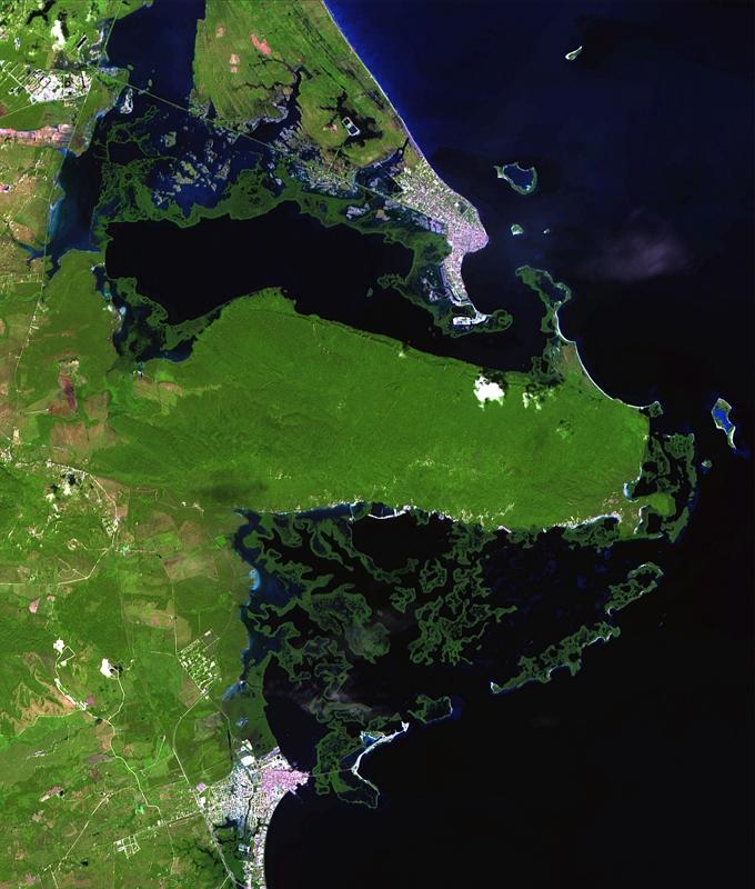 ESCALA menor (1:1.000.000) Cayos de Morrocoy Imagen Satelital. Centro Poblado.