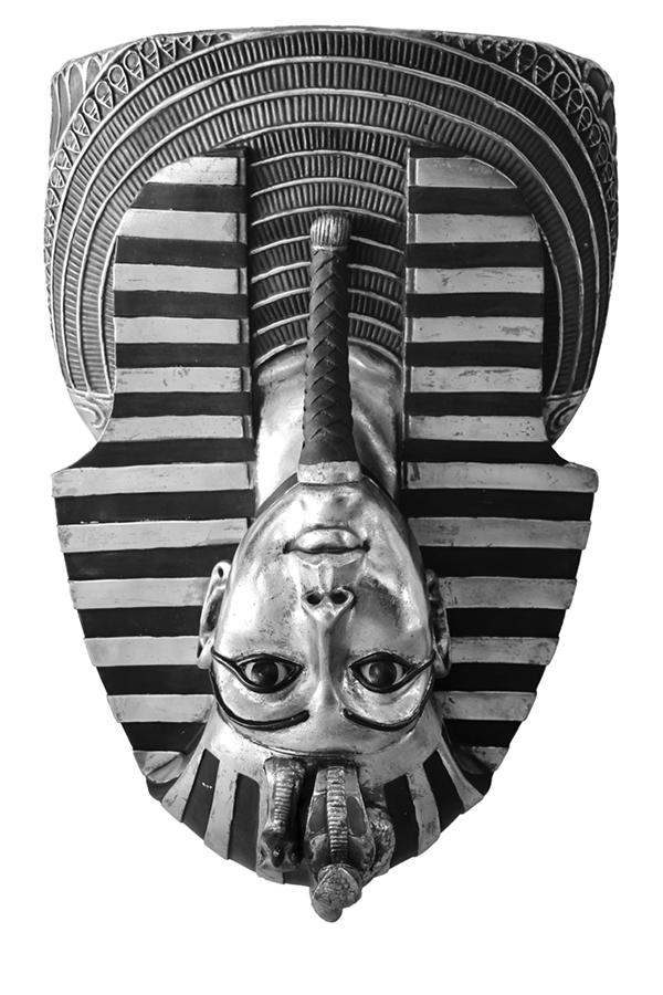 Máscara de oro de Tutankamón donsimon/shutterstock.com 8 Los investigadores encontraron el cuerpo momificado de Tutankamón dentro de un sarcófago de oro macizo. Este hallazgo maravilló a todos.