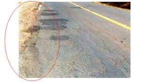 Deficiente dosificación de asfalto en la mezcla. Acción intensa del agua u otros agentes abrasivos además del tránsito. Pérdida de áridos.