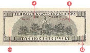 Aunque los billetes falsos suelen imitar el color, normalmente usan menos tonos y el