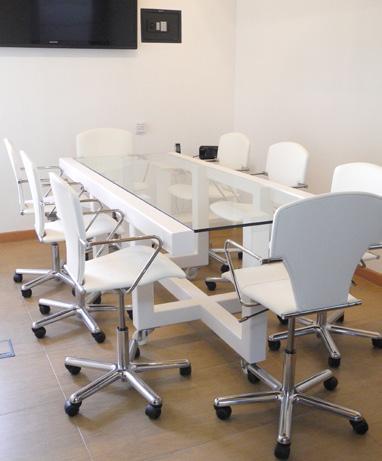 SALA DE REUNIONES OBS Office Business Solutions ofrece a las empresas un céntrico emplazamiento para realizar reuniones de trabajo en un ambiente profesional de alto standing.