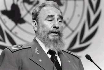 Fidel Castro Nombre: Fidel Castro Fecha de Nacimiento: Mayarí, 1926 Cargo: Dirigente del Estado Cubano (Primer ministro y comandante en jefe de las Fuerzas Armadas) Profesión: Estadista y Político