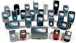 Historia La llegada de los teléfonos inteligentes o Comunicadores (híbridos entre ordenadores de bolsillo y teléfono móvil) supuso