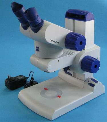 18 4 Microscopio estereoscópi co modelo DV 4 marca Carl Zeiss.