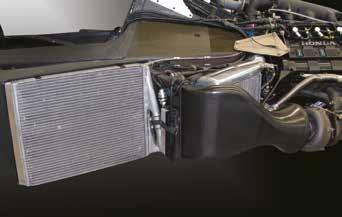 intercooler izquierdo (etapa 14) En detalle Entintado del radiador: Al comprimir el aire de entrada al motor, el turbocompresor también lo calienta.
