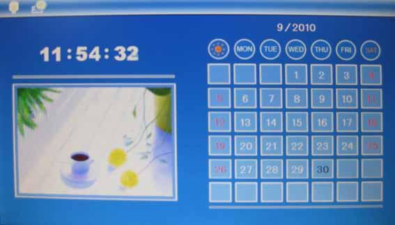 5. Calendario Seleccionar el modo de CALENDARIO en el menú principal, presionar para entrar. El calendario se despliega y las fotos se muestran en el lado izquierdo de la pantalla.