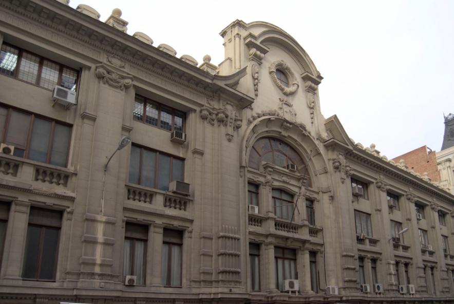 En 1910 se crea el Centro de Estudios Históricos dependiente de la Junta para Ampliación de Estudios.