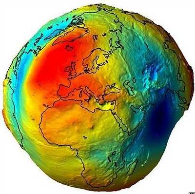 tiene forma: Geoide: esfera