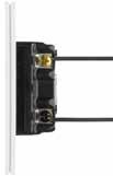 Montaje en caja de pared Reemplace un interruptor existente en una caja de pared estándar para controlar un grupo de luces.