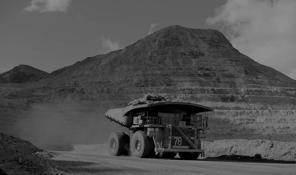 Minería en Chile La minería en Chile es la actividad base para el desarrollo económico y social del país. Contribuye a esto: Gran potencial geológico.