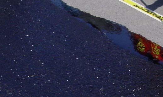 QUE ES XPHALT? El XPHALT es un asfalto polimerizado en estado liquido de alta afinidad, compuesto unicamente de productos derivados del petroleo.