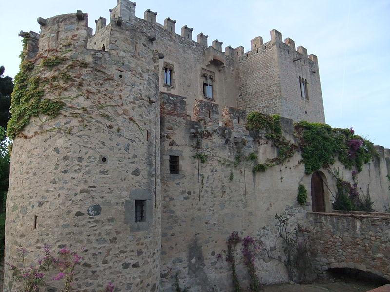 3.3.2. Castell de Vilassar de Dalt Aquest castell es troba al carrer d Àngel Guimerà, núm.