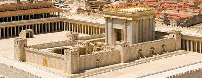 (Maqueta del templo de Herodes) Una parte muy importante en la vida de la familia hebrea era la peregrinación que se hacía al santuario.