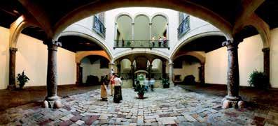 Una manera diferent de visitar la ciutat és a través de les seves esglésies. Palma és una ciutat rica en arquitectura religiosa, amb el gòtic i el barroc com estils predominants.