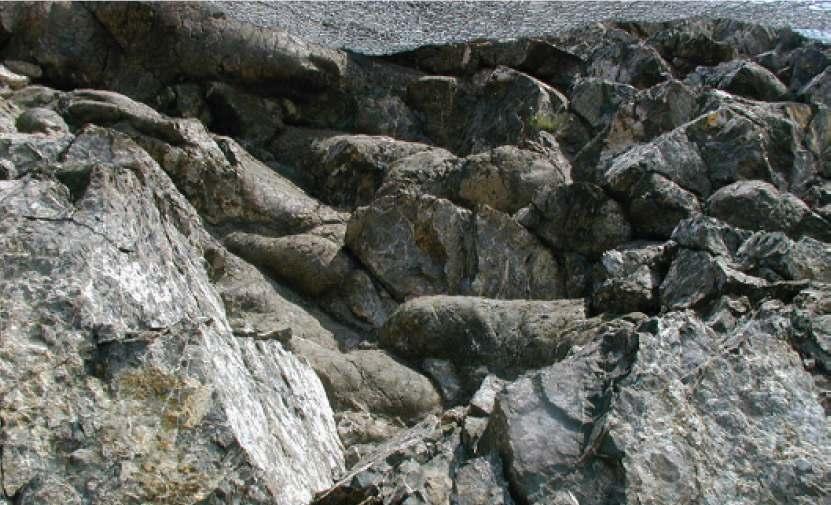 Rocas básicas Rocas cuyo contenido de SiO 2 es menor a 52%.