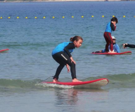 SUMMER Surf CAMP & Friends IN DUBLÍN Los amantes de los deportes acuáticos tienen una cita en el campus de verano Surf & friends que se desarrollará del 16 al 22 de julio en Pontevedra.