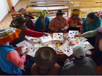 Fortalecimiento de capacidades competitivas La experiencia de la Municipalidad Distrital de Ccatca, en Cusco, tiene el objetivo de repotenciar la capacidad de los artesanos y sus talleres de trabajo,