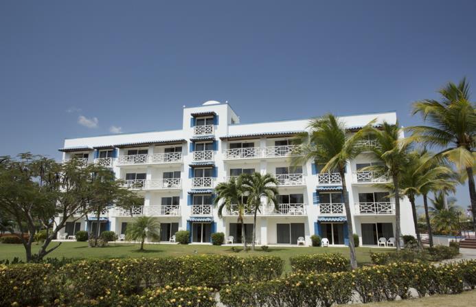 Localización Playa Blanca En la provincia de Coclé, a 2 horas de Ciudad de Panamá, el hotel queda sobre la costa del Mar Pacífico.