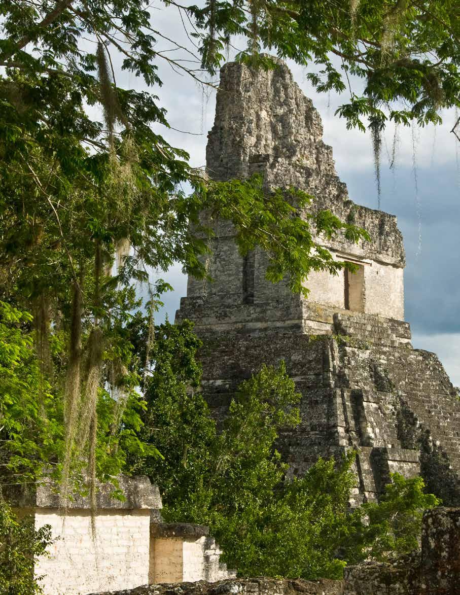 guatemala El Corazón del Mundo Maya Situado en Central y bañado por el Océano Pacífico y el Mar Caribe; la belleza extrema de y el espíritu caluroso de los guatemaltecos hacen del país un destino