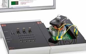 el análisis de máquinas eléctricas y generadores. Consta de una unidad de control digital, un servoaccionamiento y el software ActiveServo.