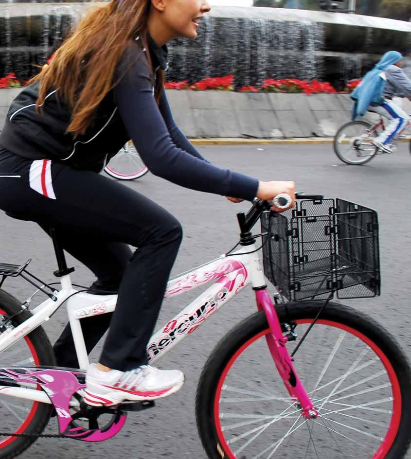 Ventajas del ciclismo urbano RÁPIDO Y FLEXIBLE Puedes transportarte rápidamente. En distancias menores a 10 km es más eficiente que un automóvil.