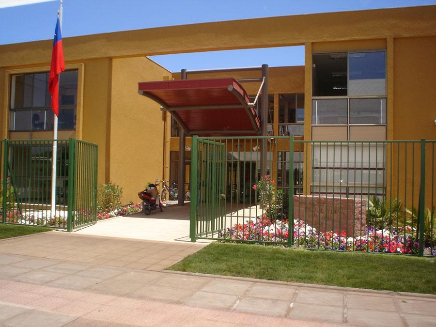 ANTECEDENTES El CESFAM Santa Amalia fue inaugurado el 20 de Diciembre del 2004.