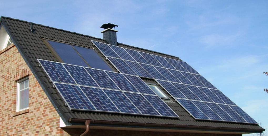 Grupo Electrógeno Solar para viviendas y edi cios Sistema de ahorro y respaldo para disminuir el costo del servicio