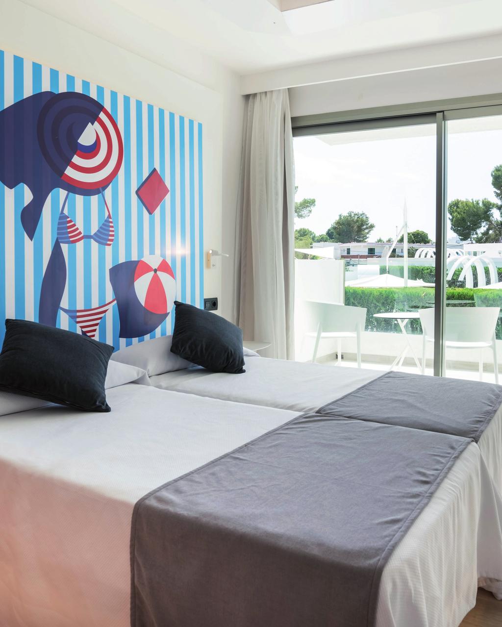 HABITACIONES MÁXIMO CONFORT Y DISEÑO En la costa de la isla de la relajación total y de las fiestas interminables, el hotel THB Naeco Ibiza Class es una combinación de sofisticación, privacidad y