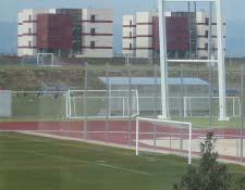 La ciudad del fútbol La actual sede de la Real Federación Española de Fútbol, sita en el municipio madrileño de Las Rozas, de 77.000 habitantes, se inauguró en 2003.