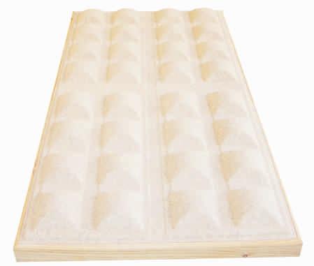 Paneles Acústicos ABA-21 Panel acústico absorbente, con marco autoportante en abeto macizo natural, con doble sistema de absorción, compuesto de fibras internas y panel externo con formas calculadas