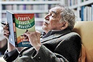 ayudar para que lo sea lo más pronto posible" Gabriel García Márquez En 1974 Durante todo el