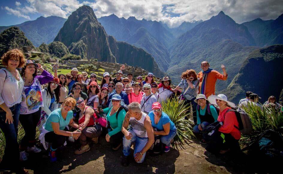 horas después haremos un ritual de Salutación a los Apus, Machu Picchu, Huayna Picchu, Putucusi.