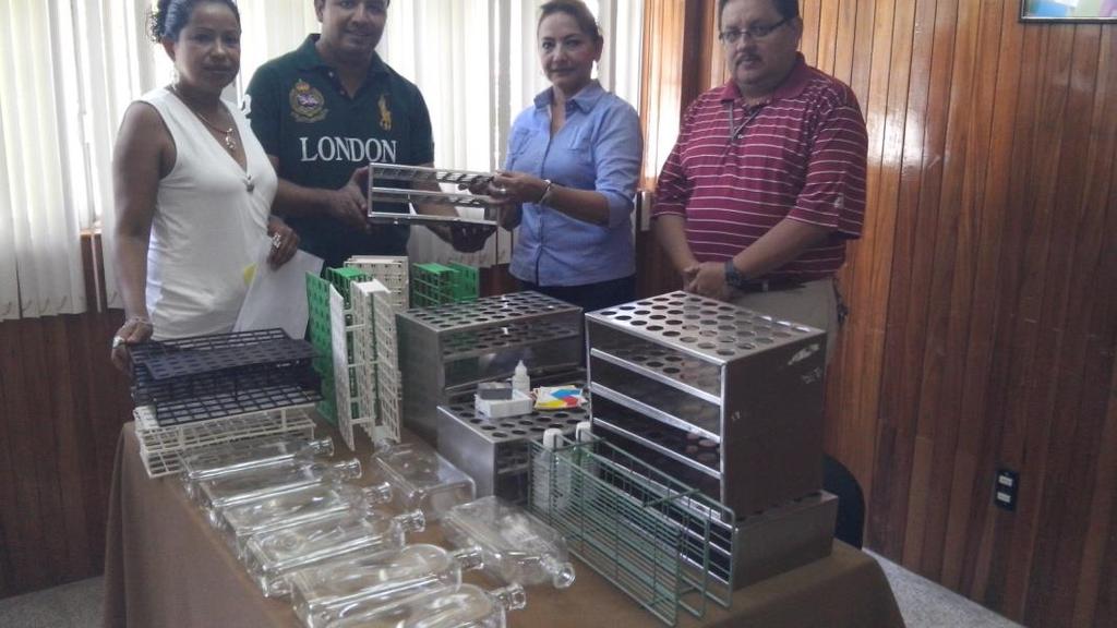 Donación de Material para el Laboratorio de Química Analítica El 30 de julio del 2014, a las 12:00 horas en la sala de juntas de la Dirección del Plantel CONALEP Orizaba, se llevó a efecto la