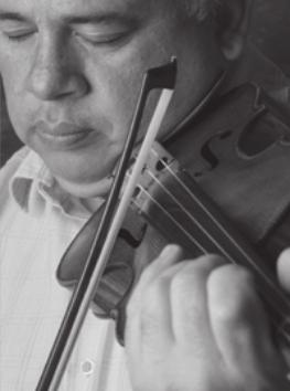 dad Adventista. En la actualidad es profesor de cátedra de violín de la universidad, e integrante de la Orquesta Sinfónica de la misma universidad.