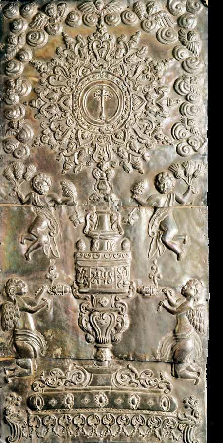 Platería religiosa Placa procesional de altar Platero no identificado Siglo XVIII, tercer tercio. Virreinato del Perú. Plata fundida, laminada, martillada, repujada, cincelada y burilada.