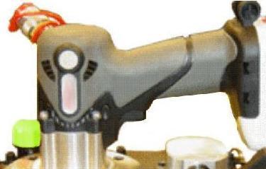 Colocar la palanca de la válvula de descarga en la posición de "pressure". 2. Accionar el pulsador.
