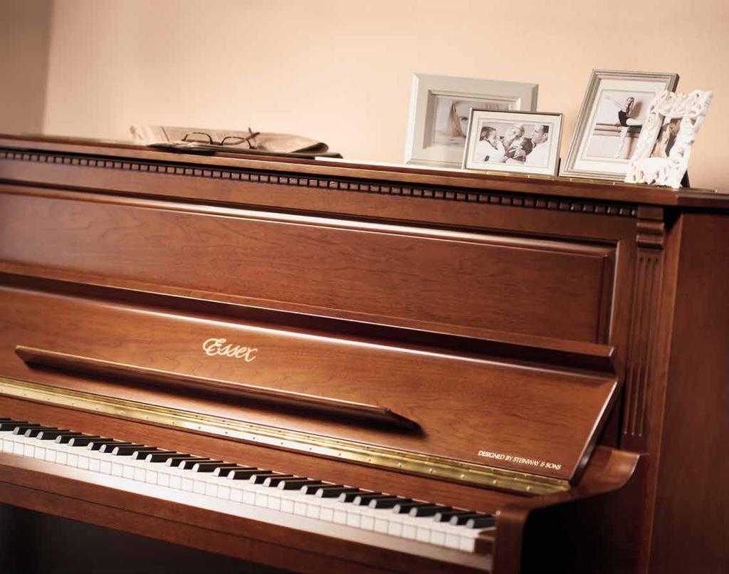 EL PIANO VERTICAL APORTe ALEGRÍA A LOS ESPACIOS DEL HOGAR. Cuando hay un pianista en casa, se enriquece la vida de todo el mundo.