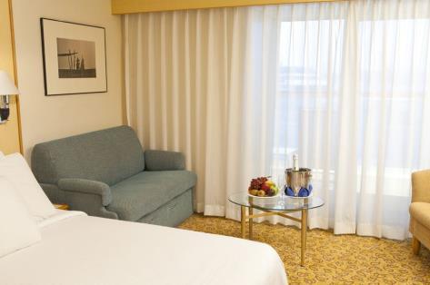 Suites con Terraza En cubiertas 10 Balcón privado cama de matrimonio (convertible en 2) y sofá cama doble medidas cama: