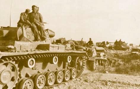 Soldados del Afrika Korps destinados en el desierto, fueron comandados por el General Erwin Rommel, conocido por el sobrenombre del Zorro del Desierto En los