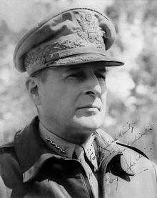 En el Pacífico El general estadounidense Mac Arthur inicia una ofensiva contra los japoneses que van a ser derrotados en varias batallas: Midway, Guadalcanal.