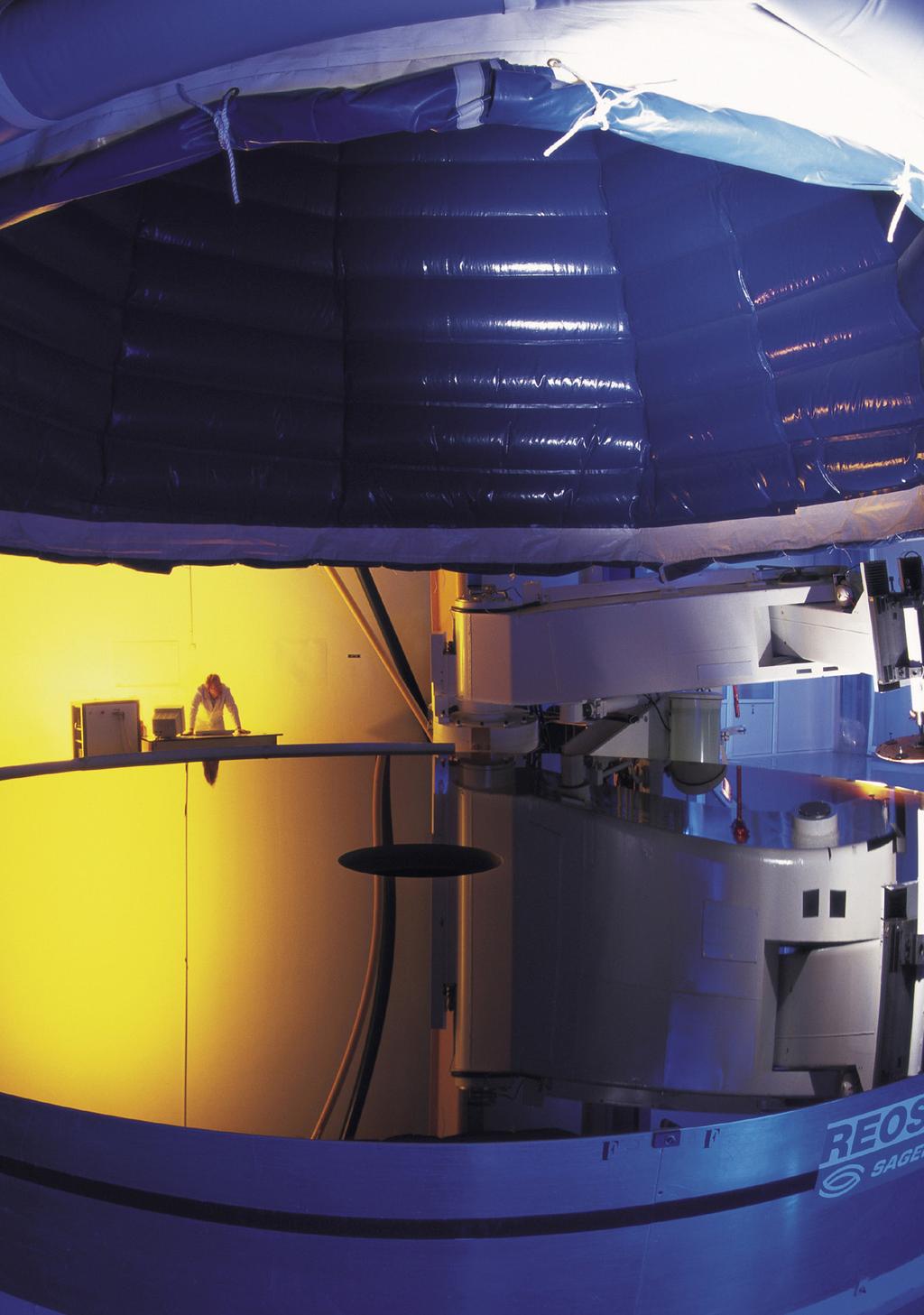 El GMT utilizará tecnología óptica de vanguardia para combinar siete espejos en un solo gran telescopio, capaz de alcanzar diez veces la resolución angular del telescopio espacial Hubble en la región