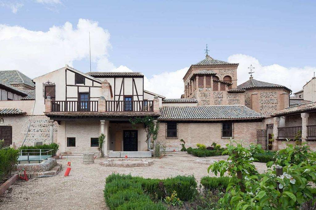 EQUIPAMIENTOS DESCRI PCI ÓN DEL CONJUNTO El Museo del Greco se compone de un conjunto edificado (formado por la casa del Marqués de la Vega Inclán y el edificio del Museo) y por varios jardines.