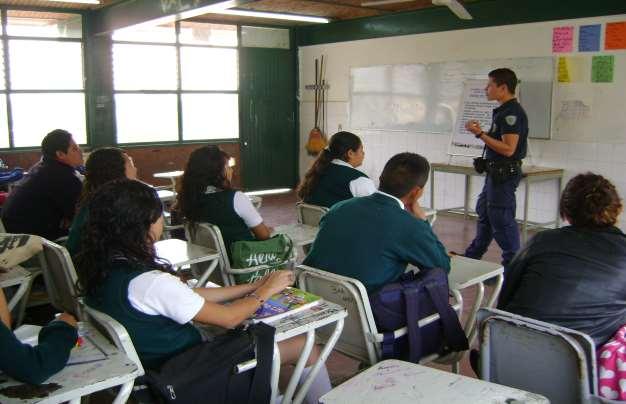 PREVENCIÓN JUVENIL Prevención Juvenil, en Autlán de Navarro el programa está dirigido a jóvenes de tercero de secundaria y las sesiones impartidas con regularidad por los oficiales son: 1.