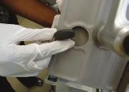Limpiar y desinfectar correctamente las rebanadoras cada 4 horas ayuda a prevenir la transferencia de posible bacteria peligrosa de las rebanadoras a los productos